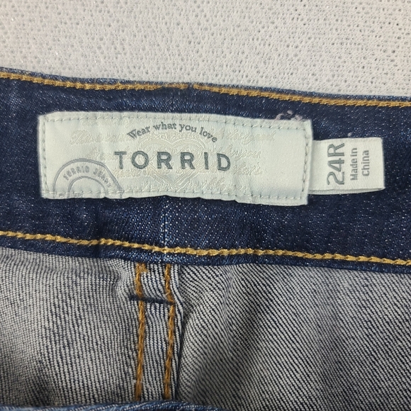 Torrid Relaxed Bootcut Stretch Denim Jeans Med Wash 24R - Picture 2 of 13